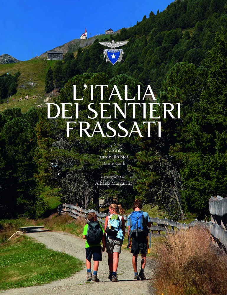 La copertina de "L'Italia dei Sentieri Frassati" - Lo Scarpone - Cai